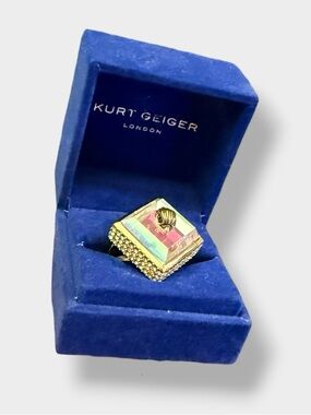 Kurt Geiger 🪢NIB Iridescent Square Cocktail Ring - Gold Tone Size 7
